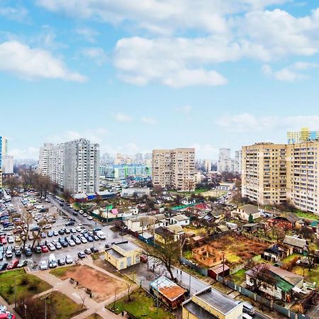 Квартира В Мега Сити Kyjev Exteriér fotografie
