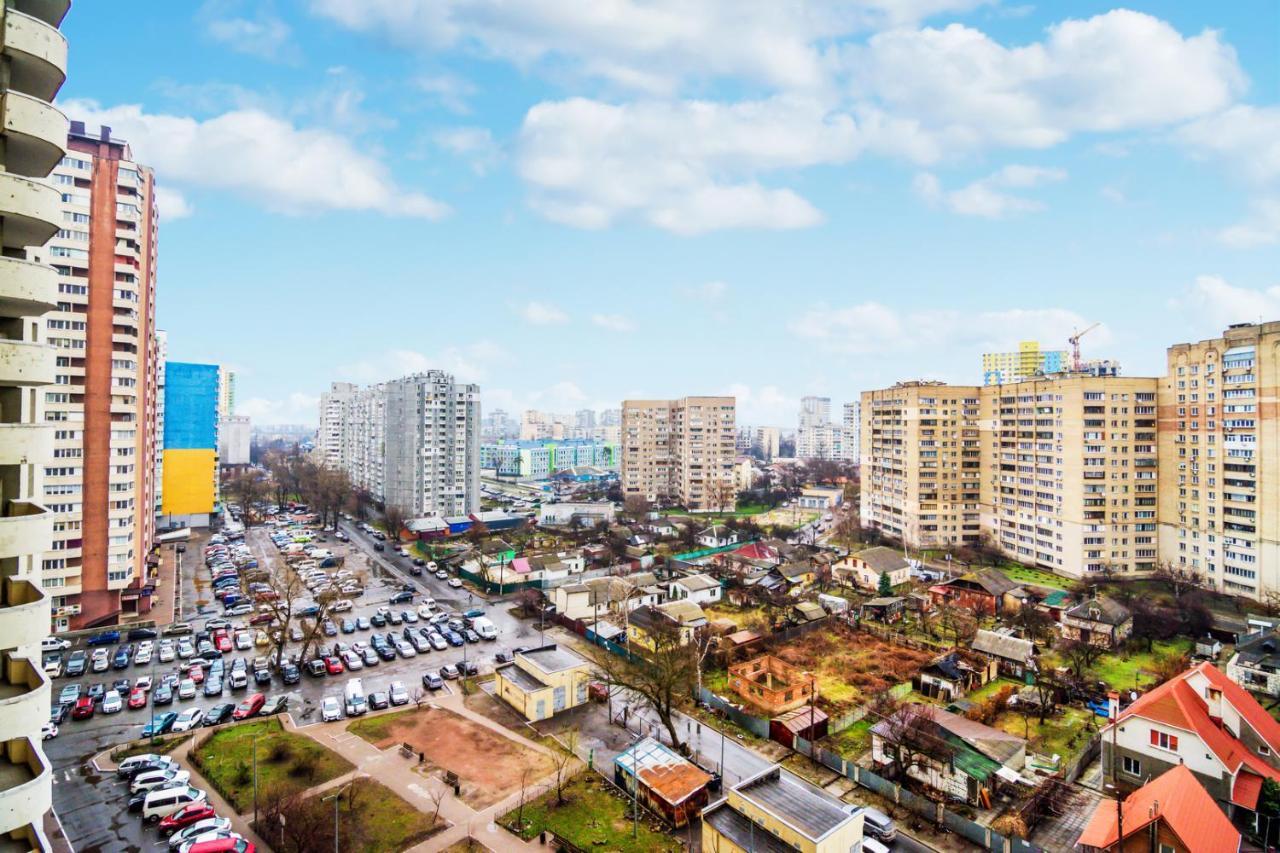 Квартира В Мега Сити Kyjev Exteriér fotografie